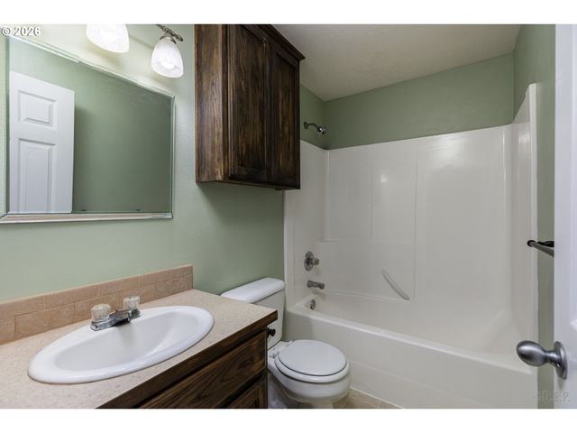425 NORTHSTAR Ct, Columbia City, OR 97018