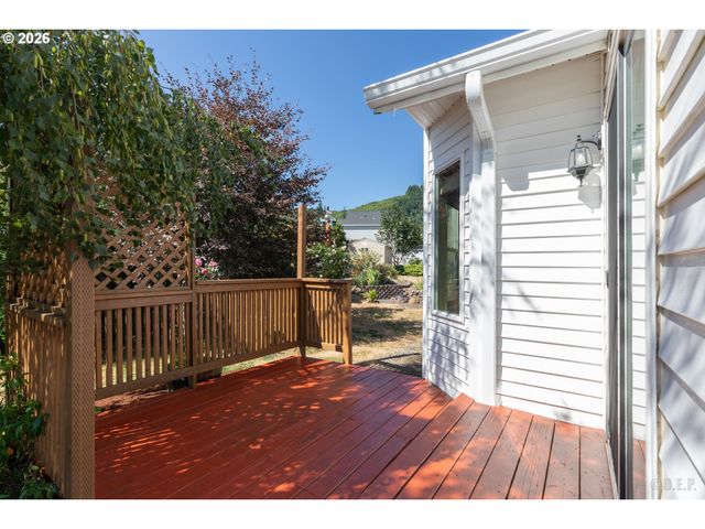 425 NORTHSTAR Ct, Columbia City, OR 97018