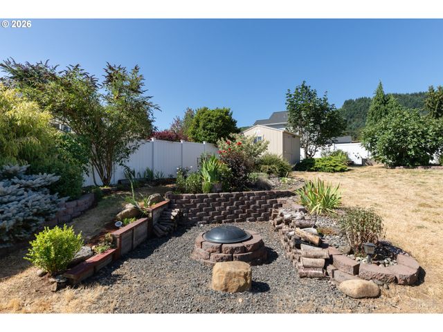 425 NORTHSTAR Ct, Columbia City, OR 97018
