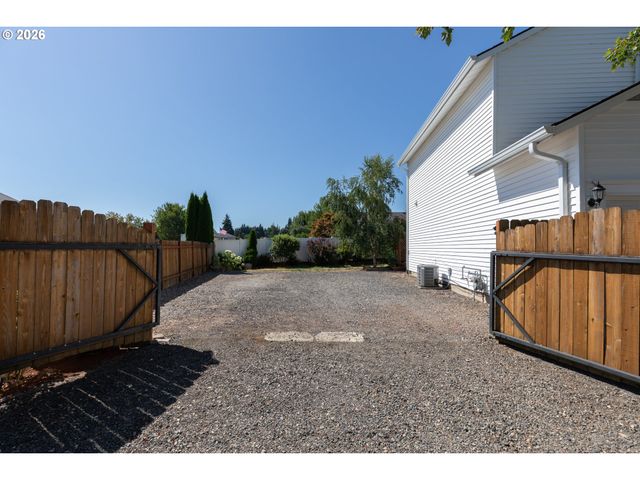 425 NORTHSTAR Ct, Columbia City, OR 97018