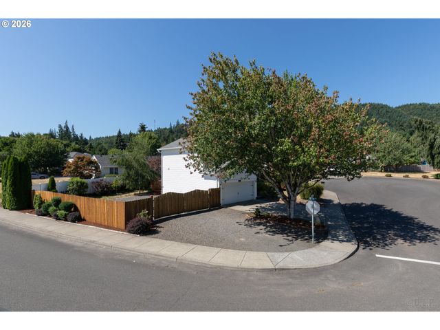 425 NORTHSTAR Ct, Columbia City, OR 97018