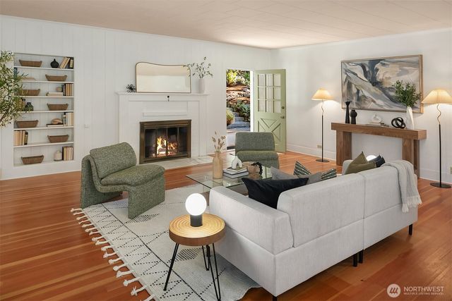 4240 W Cramer Street, Seattle, WA 98199