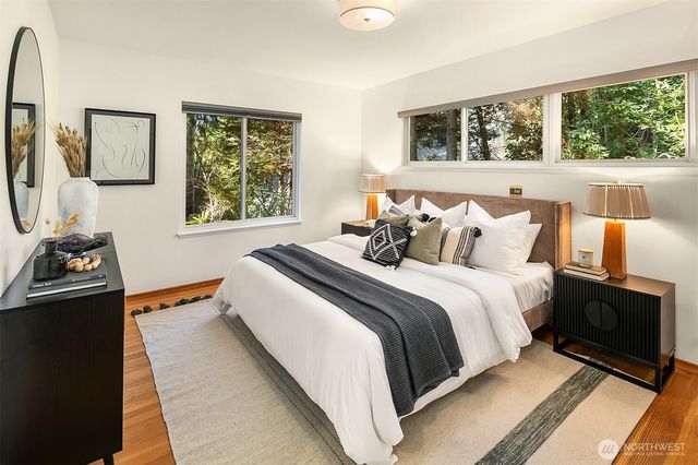 4240 W Cramer Street, Seattle, WA 98199