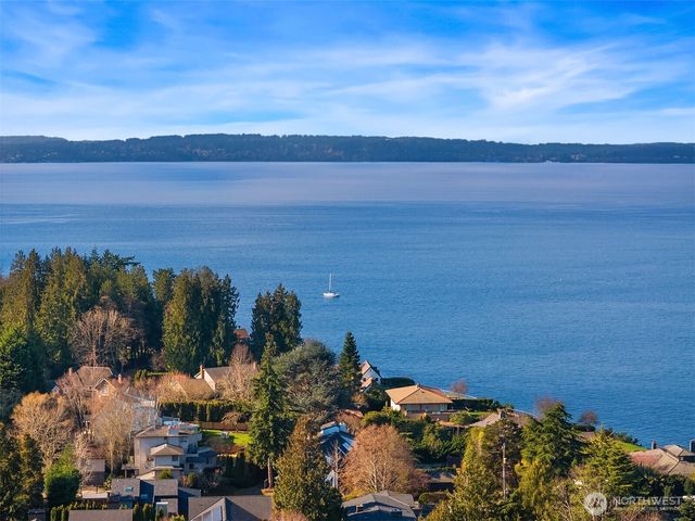 4240 W Cramer Street, Seattle, WA 98199