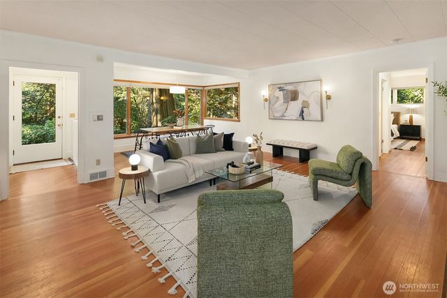 4240 W Cramer Street, Seattle, WA 98199