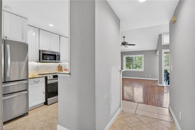 2810 Citrus Lake DR U201, Naples, FL 34109