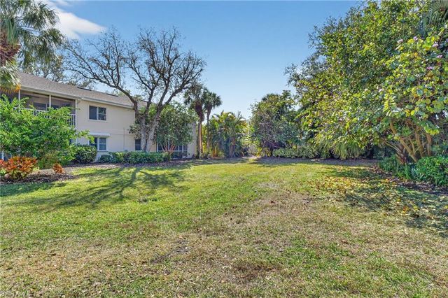 2810 Citrus Lake DR U201, Naples, FL 34109