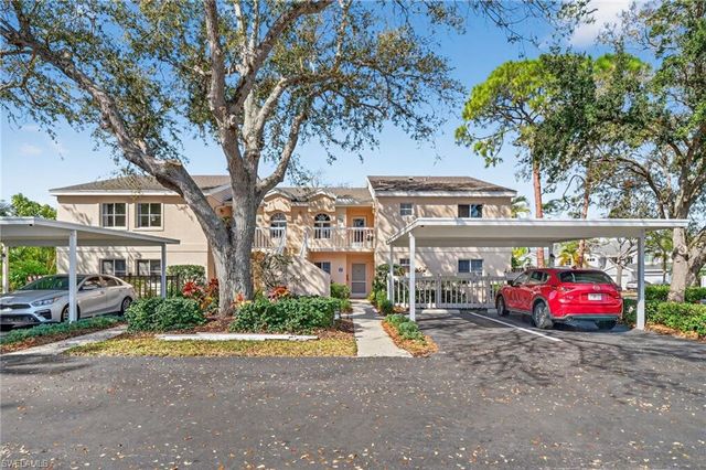 2810 Citrus Lake DR U201, Naples, FL 34109