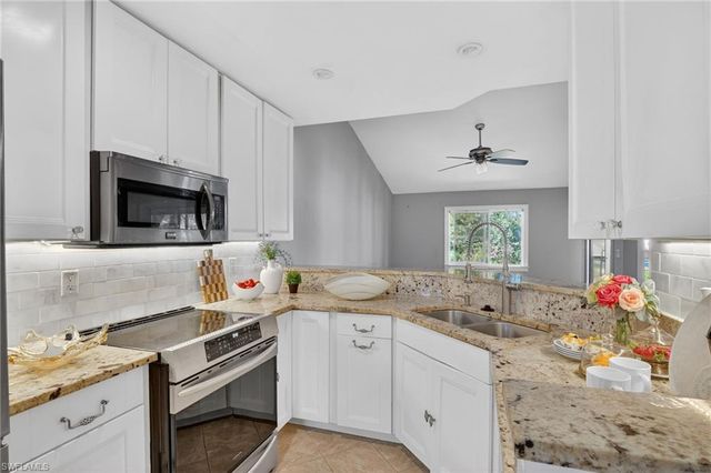 2810 Citrus Lake DR U201, Naples, FL 34109