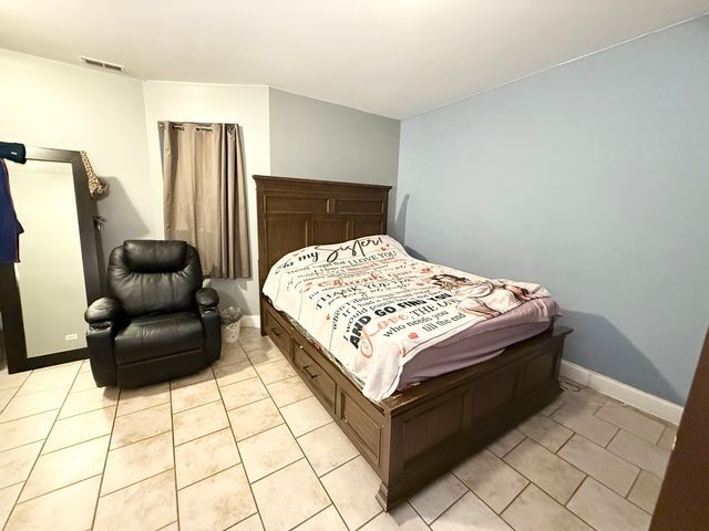 6035 S Saint Lawrence Avenue GS, Chicago, IL 60637