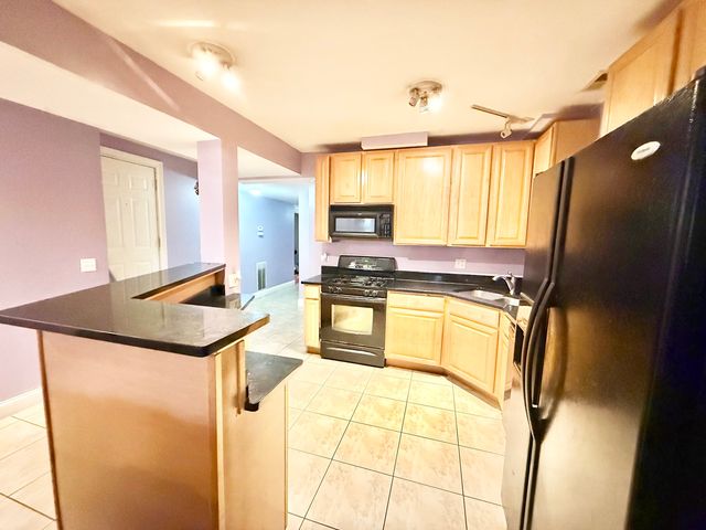 6035 S Saint Lawrence Avenue GS, Chicago, IL 60637