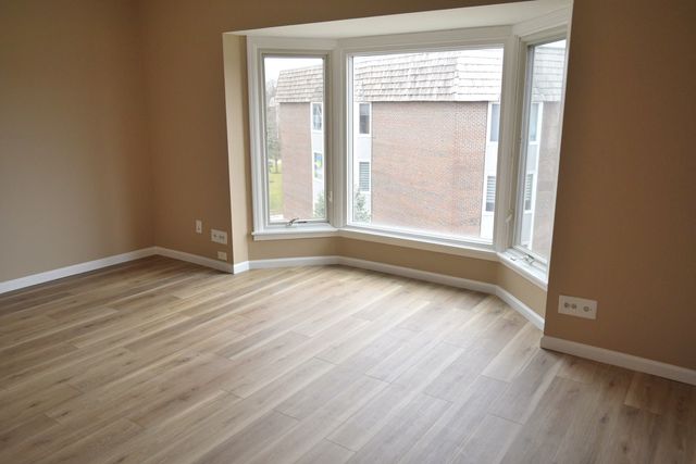 400 Ascot Drive 3M, Park Ridge, IL 60068