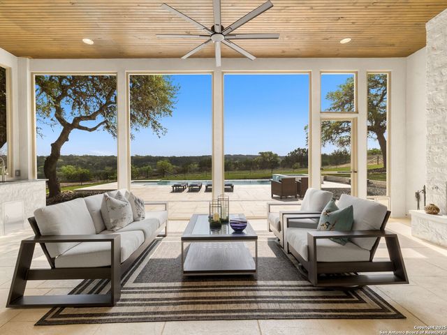 137 Phillip Ranch Rd, Boerne, TX 78006