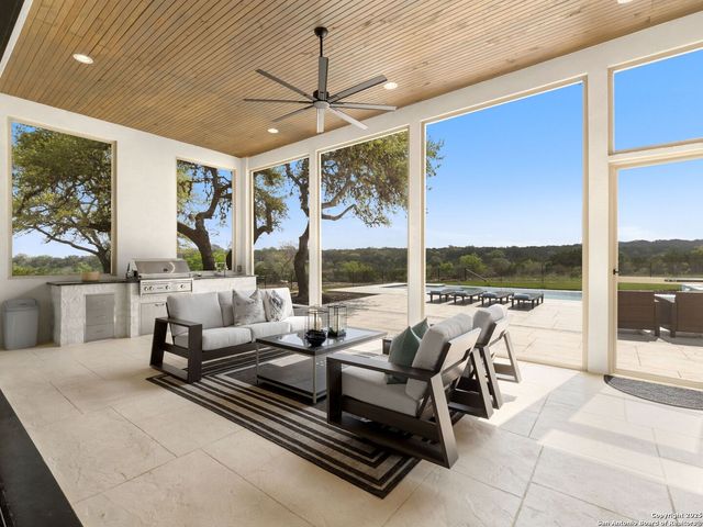 137 Phillip Ranch Rd, Boerne, TX 78006