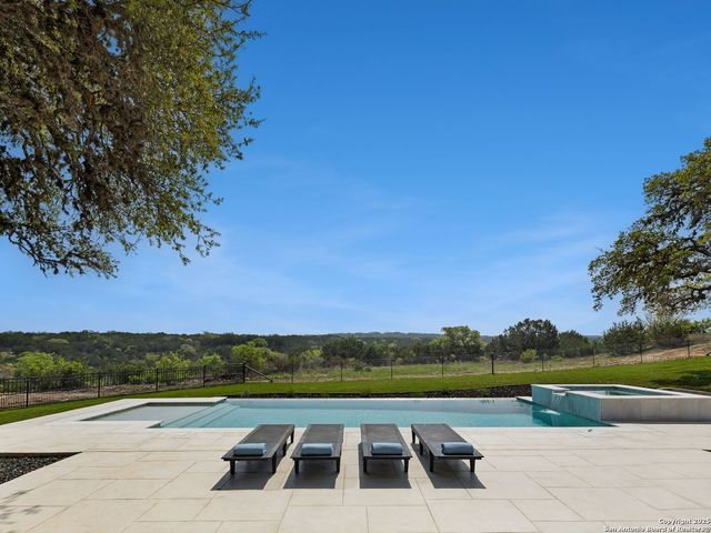 137 Phillip Ranch Rd, Boerne, TX 78006
