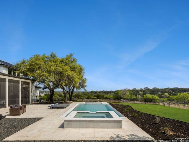 137 Phillip Ranch Rd, Boerne, TX 78006