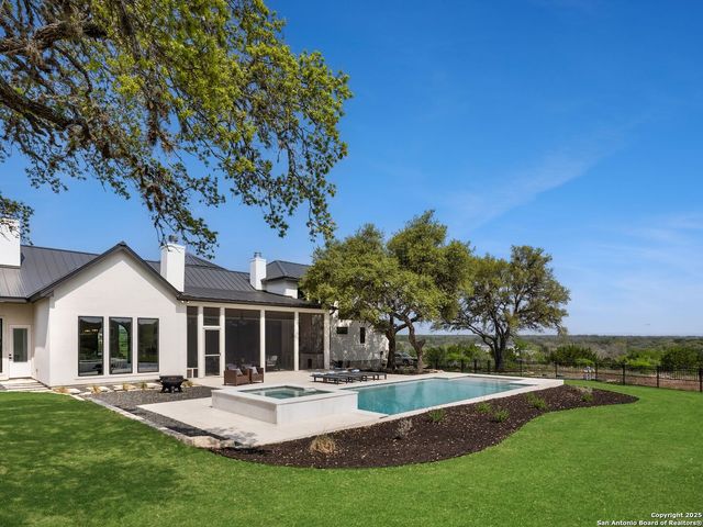 137 Phillip Ranch Rd, Boerne, TX 78006