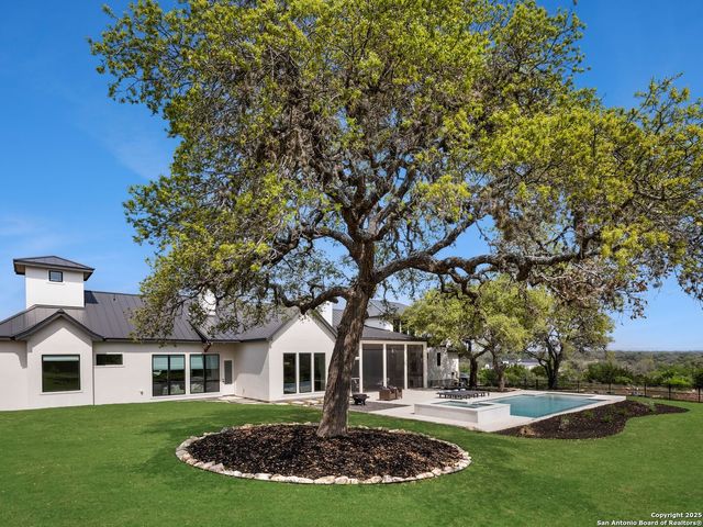 137 Phillip Ranch Rd, Boerne, TX 78006