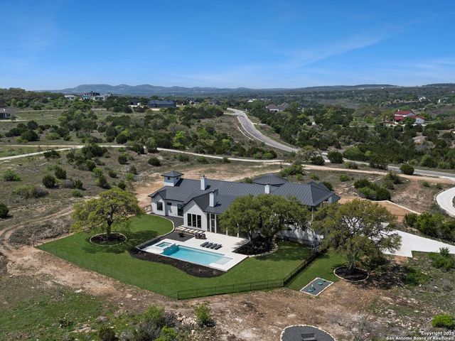 137 Phillip Ranch Rd, Boerne, TX 78006