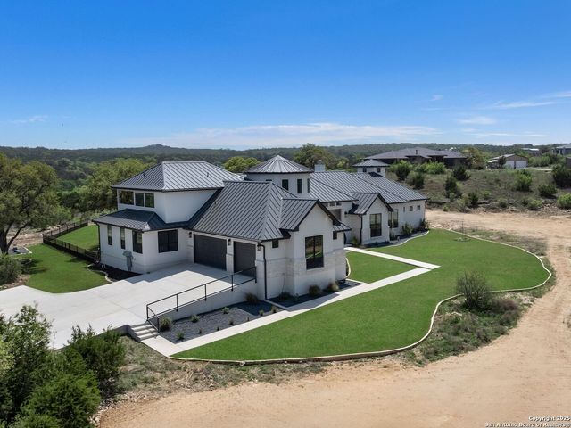137 Phillip Ranch Rd, Boerne, TX 78006