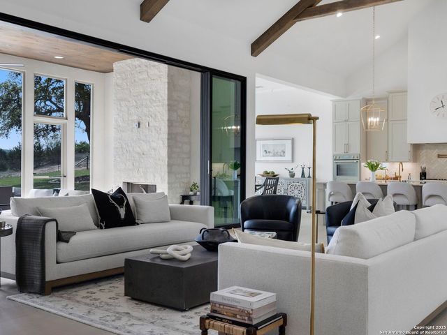 137 Phillip Ranch Rd, Boerne, TX 78006