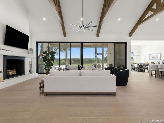 137 Phillip Ranch Rd, Boerne, TX 78006