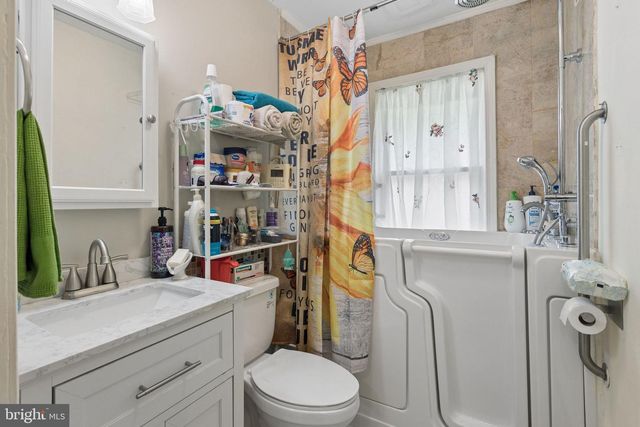 52 THORNTOWN LN, Bordentown, NJ 08505
