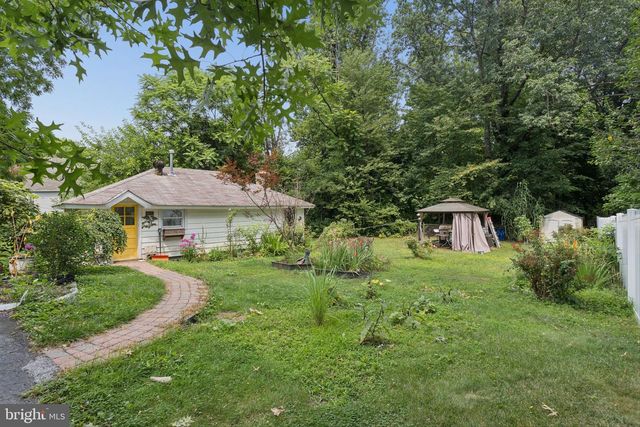 52 THORNTOWN LN, Bordentown, NJ 08505
