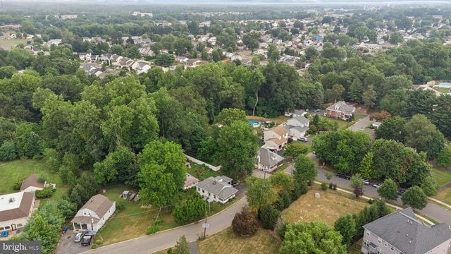 52 THORNTOWN LN, Bordentown, NJ 08505
