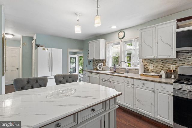52 THORNTOWN LN, Bordentown, NJ 08505