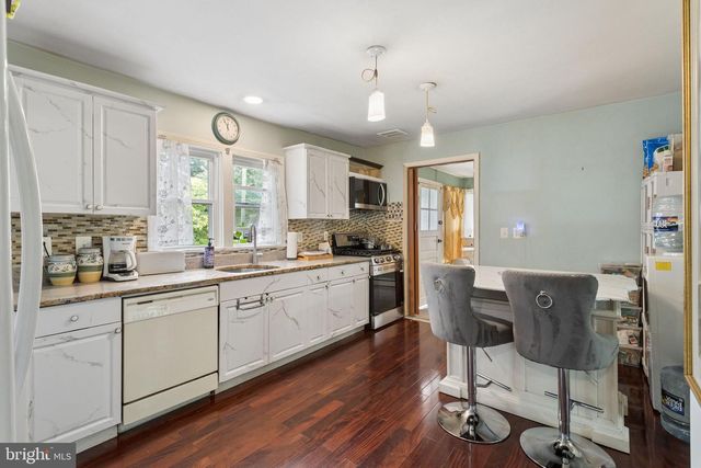 52 THORNTOWN LN, Bordentown, NJ 08505