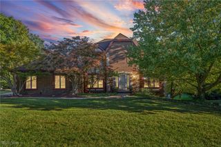 6700 Queens Way, North Royalton, OH 44133