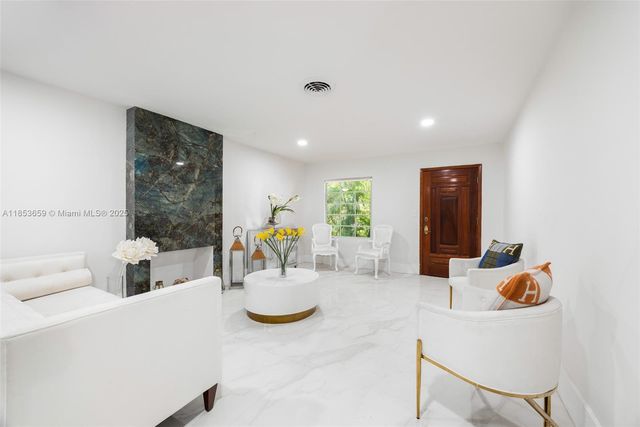 528 Sevilla Ave, Coral Gables, FL 33134