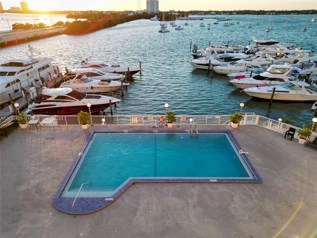 7904 West Dr 305, North Bay Village, FL 33141