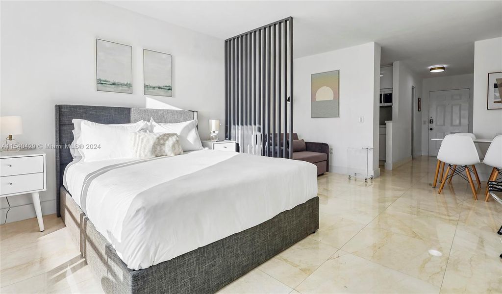 7904 West Dr 305, North Bay Village, FL 33141