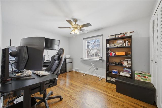 32523 Cambridge Drive, Warren, MI 48093