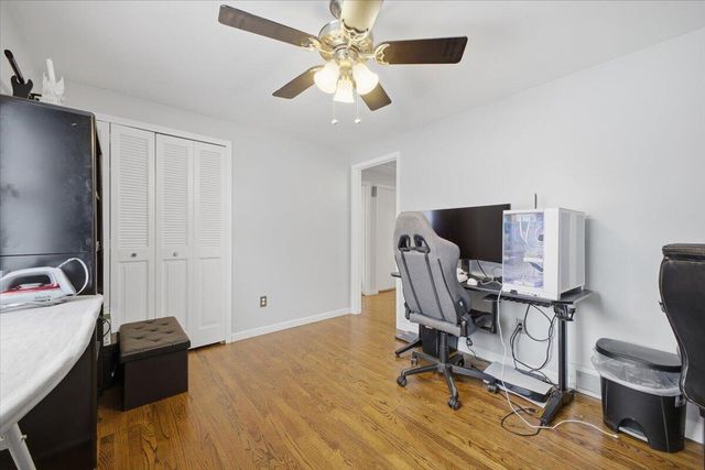 32523 Cambridge Drive, Warren, MI 48093