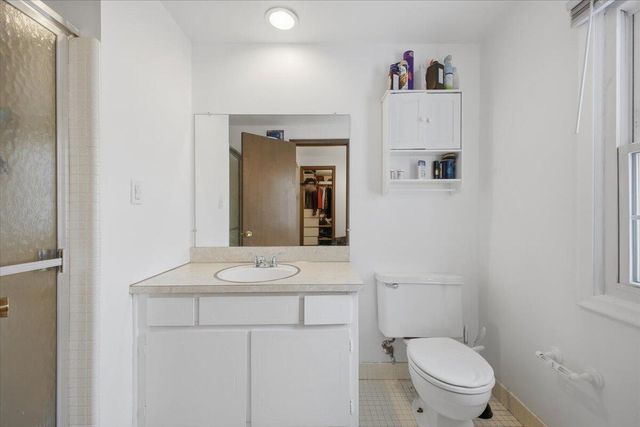 32523 Cambridge Drive, Warren, MI 48093