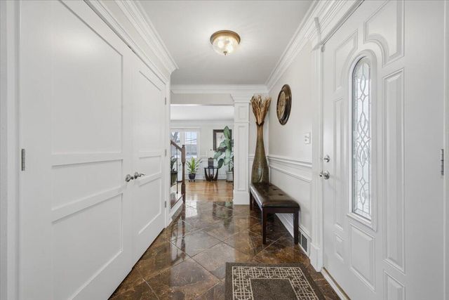 32523 Cambridge Drive, Warren, MI 48093