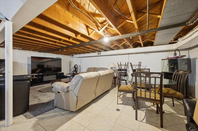 32523 Cambridge Drive, Warren, MI 48093