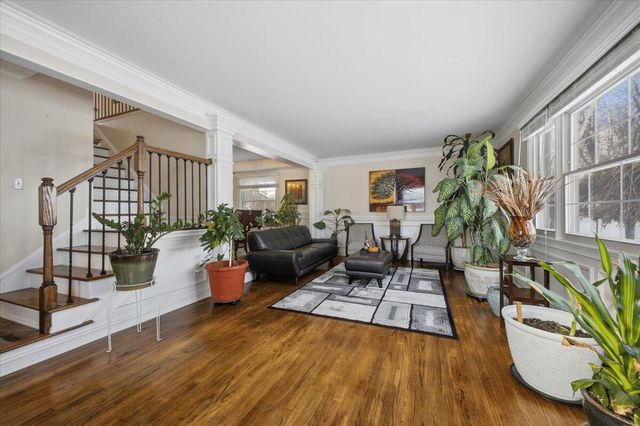 32523 Cambridge Drive, Warren, MI 48093