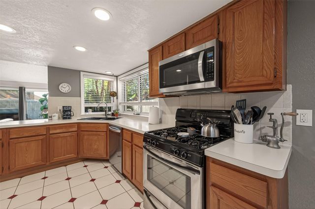 6903 Norvara Trail, Spring, TX 77379