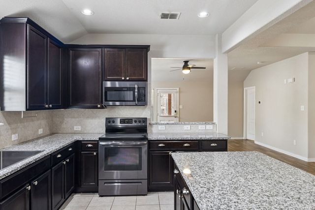 7603 PRESIDIO HVN, Boerne, TX 78015