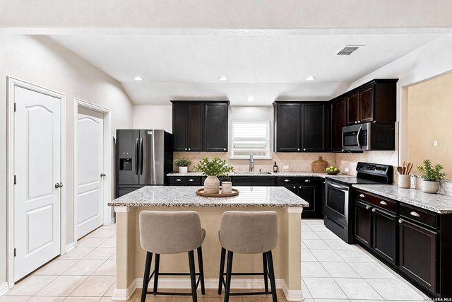 7603 PRESIDIO HVN, Boerne, TX 78015