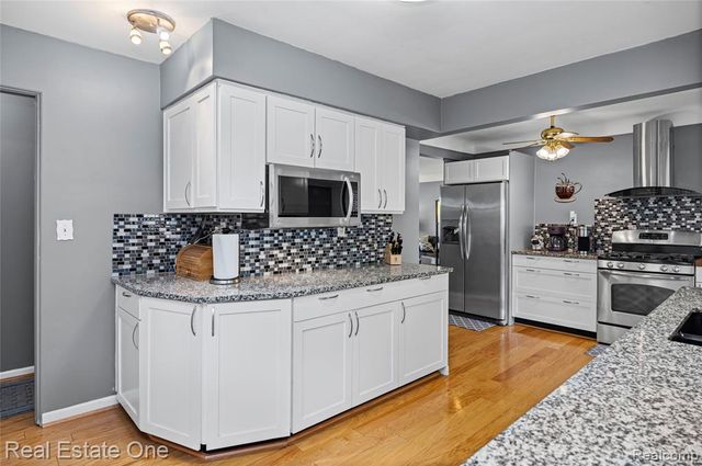 2262 Kohler Street, Waterford, MI 48329