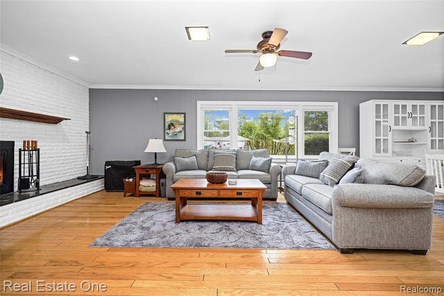 2262 Kohler Street, Waterford, MI 48329