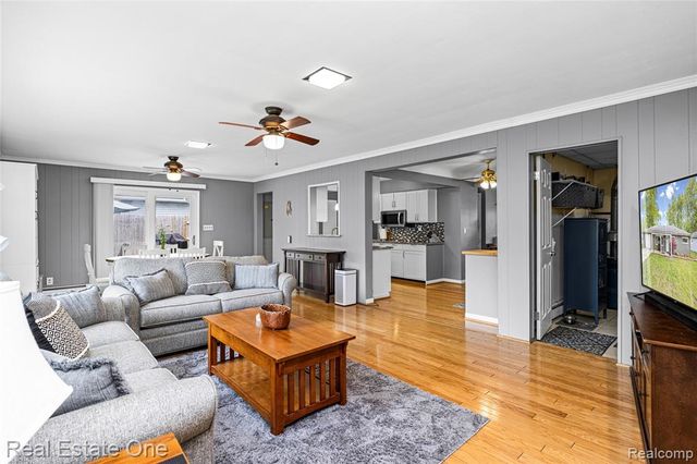 2262 Kohler Street, Waterford, MI 48329