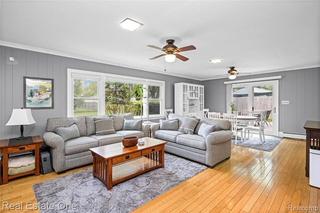 2262 Kohler Street, Waterford, MI 48329