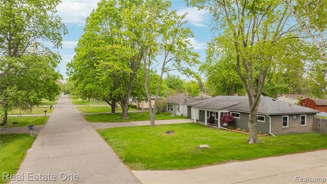 2262 Kohler Street, Waterford, MI 48329