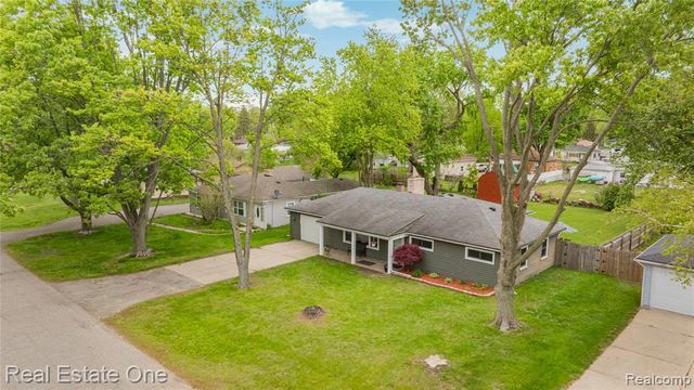 2262 Kohler Street, Waterford, MI 48329